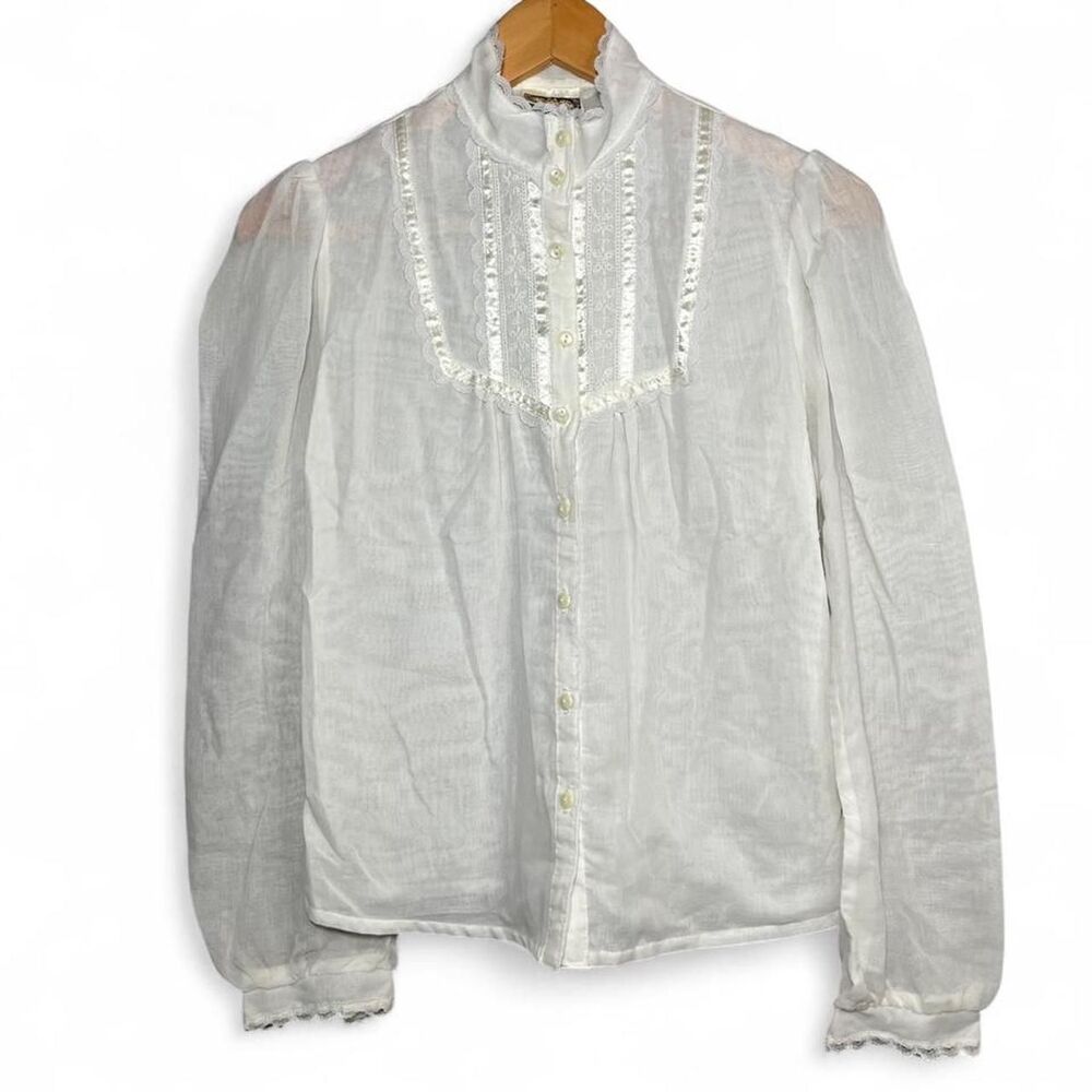 Vtg Jessica’s Gunnies Gunne Sax White sheer blouse with Lace Trim Button Up